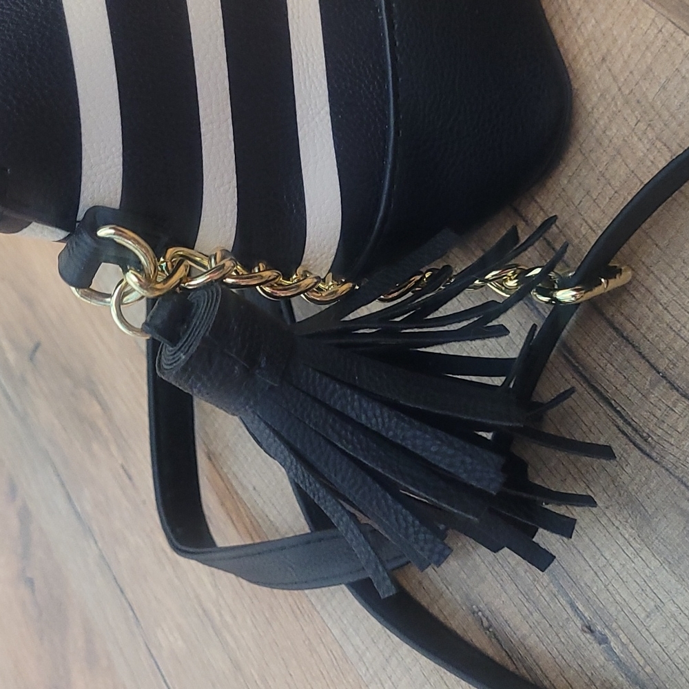 Purse - Picture 3 of 4